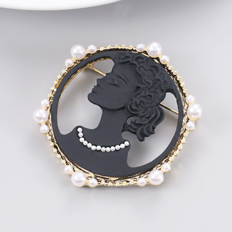 Vintage beauty head brooch