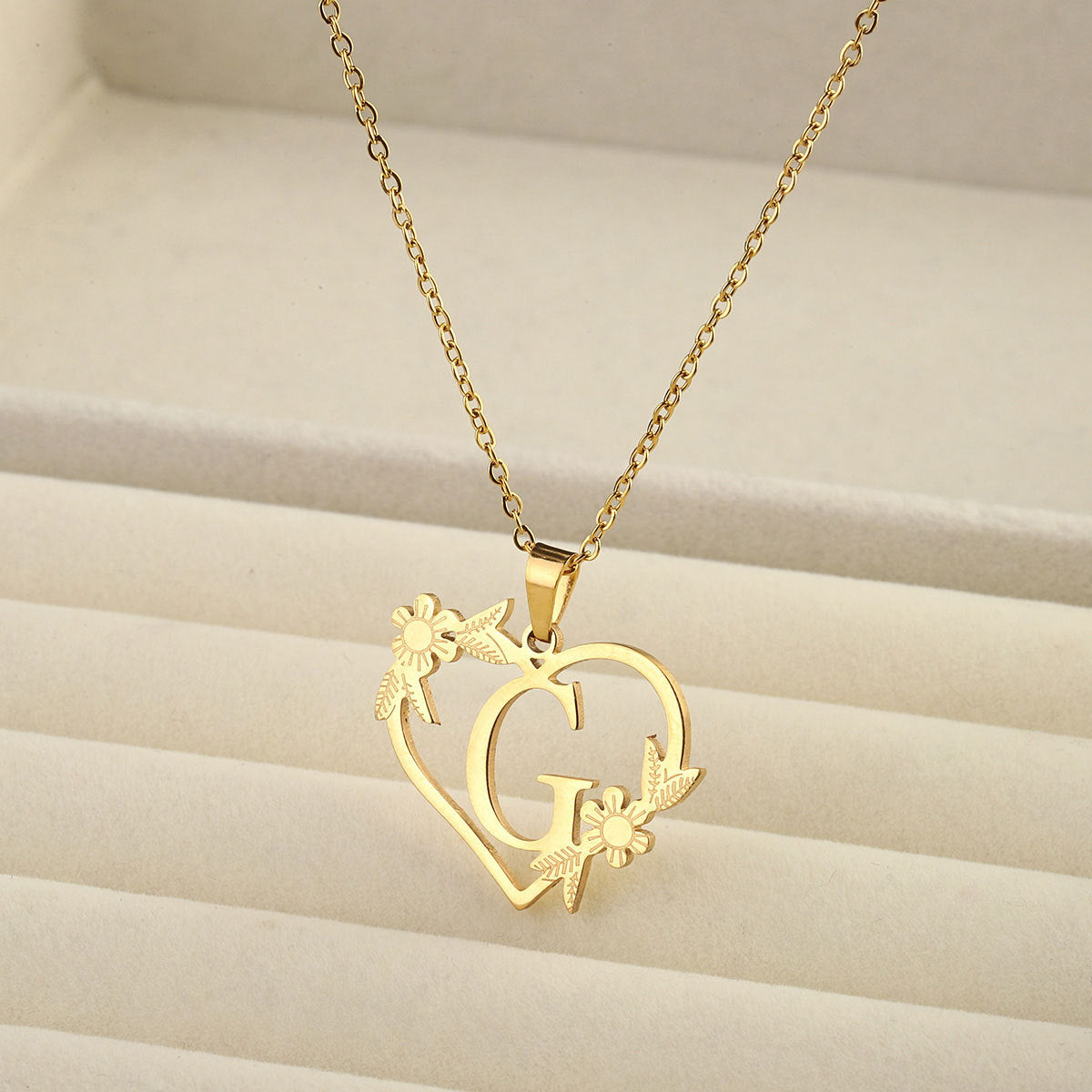 Titanium steel A-Z heart shaped English letter necklace