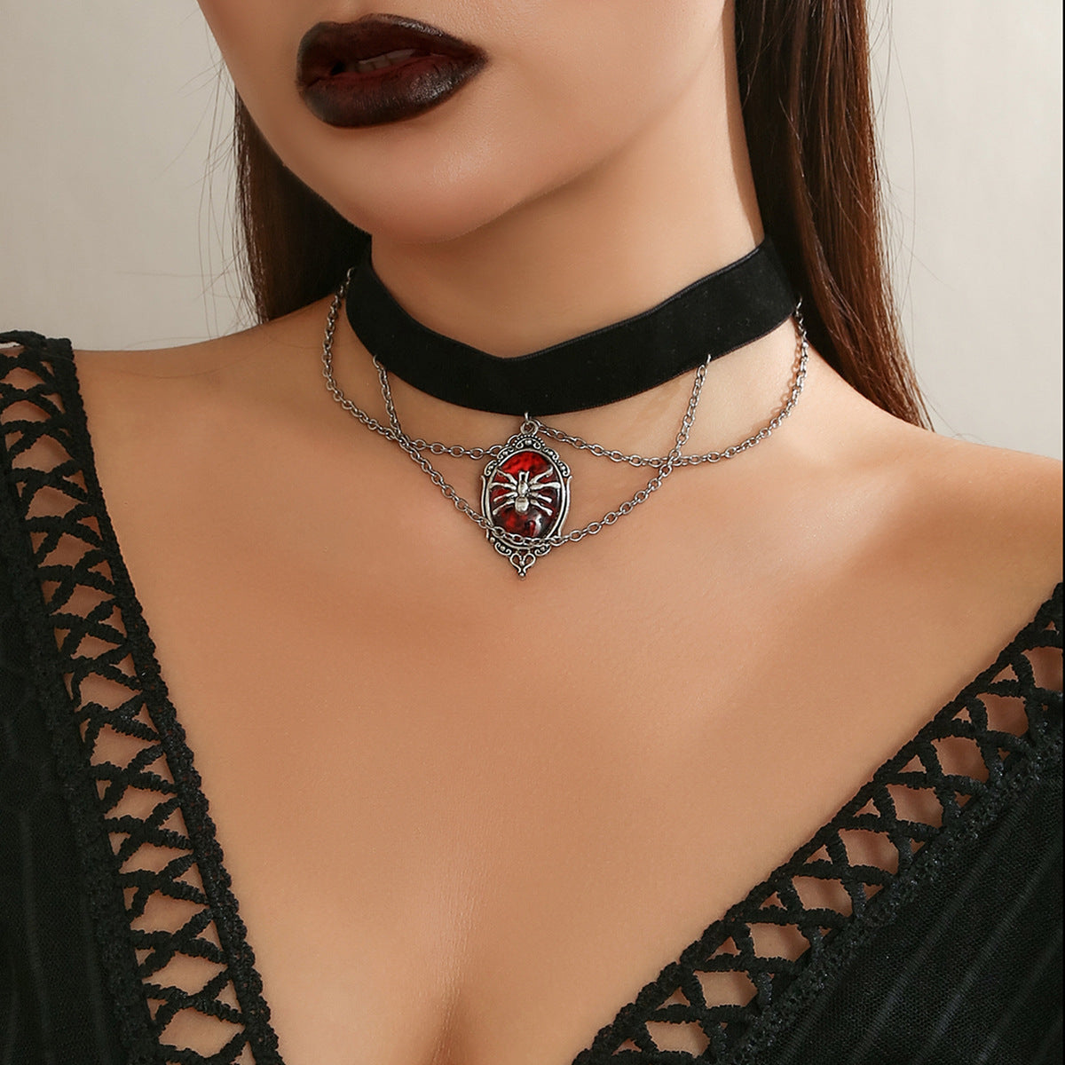 Gothic dark velvet red spider collar