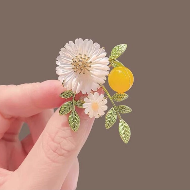 Little Daisy Flower Brooch Pearl