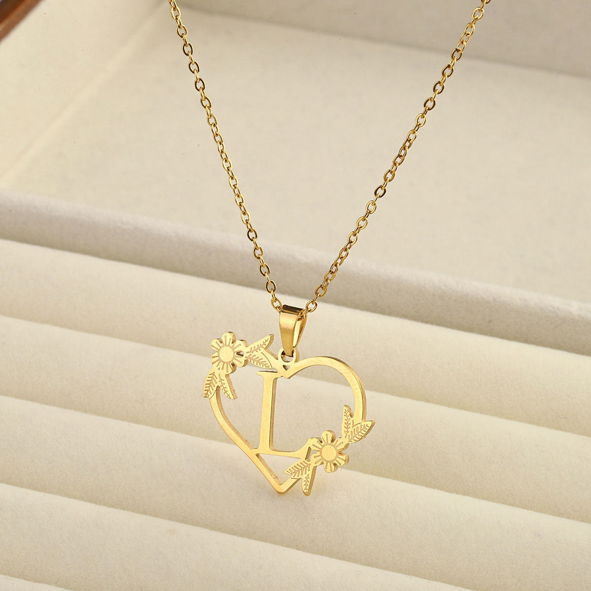 Titanium steel A-Z heart shaped English letter necklace