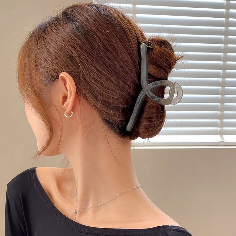 13CM oversized retro grab clip female