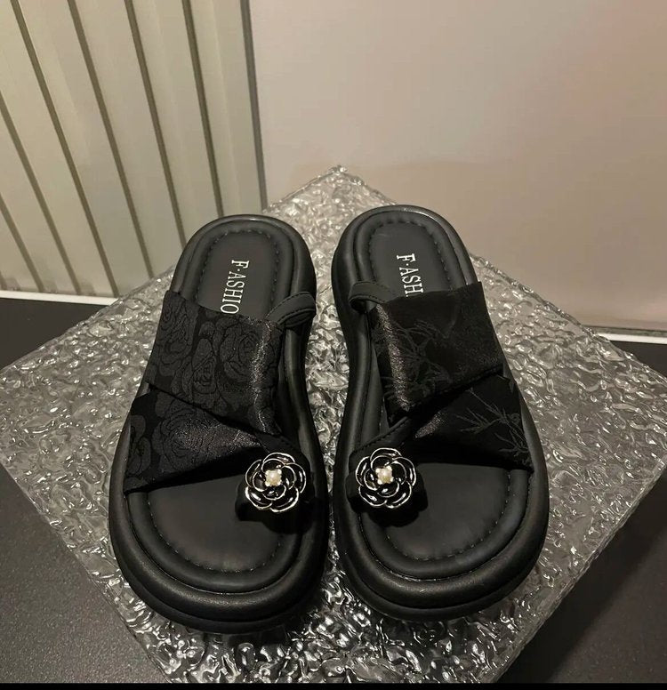 Chinese style flip-flops