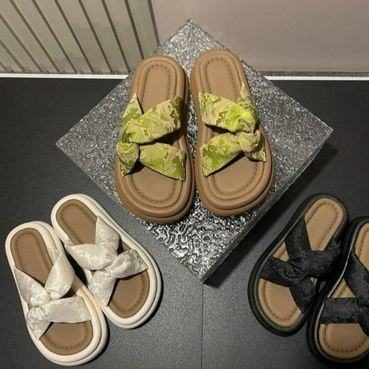 Set of toe platform slippers