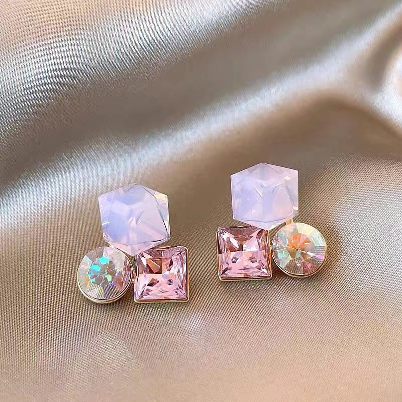 Color three-dimensional geometric crystal earrings