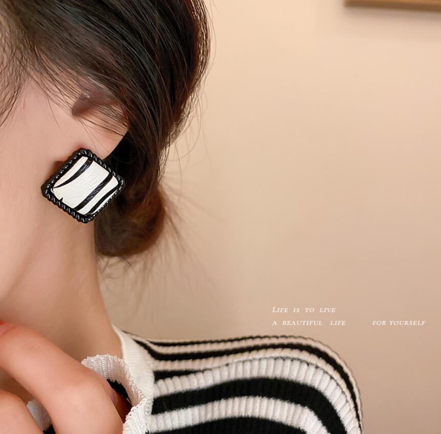 925 Silver Needle Geometric Black and White Earrings