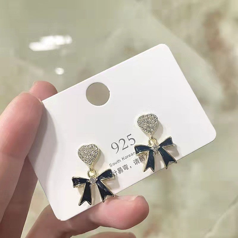 Simple black bow love earrings