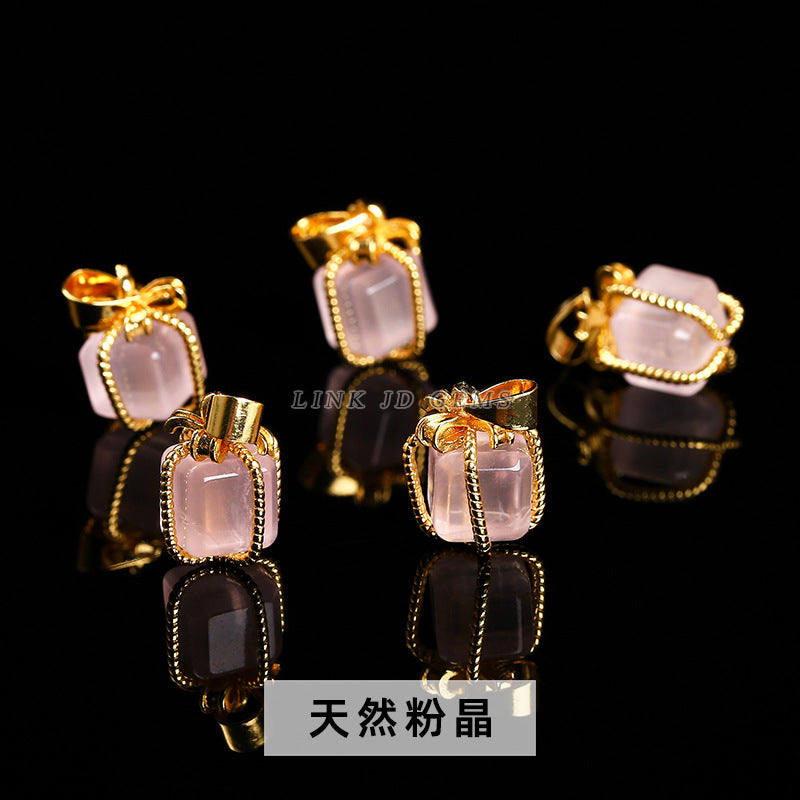 Natural powder crystal gift box pendant.