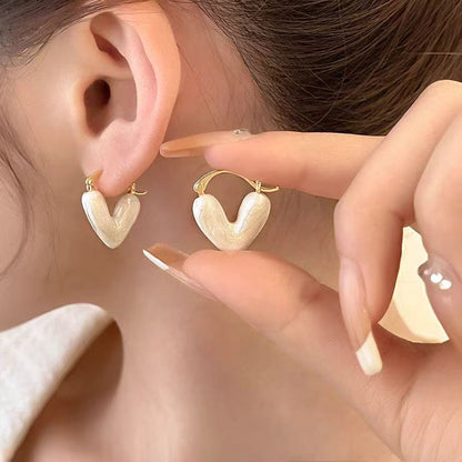 Love shaped earrings female explosion