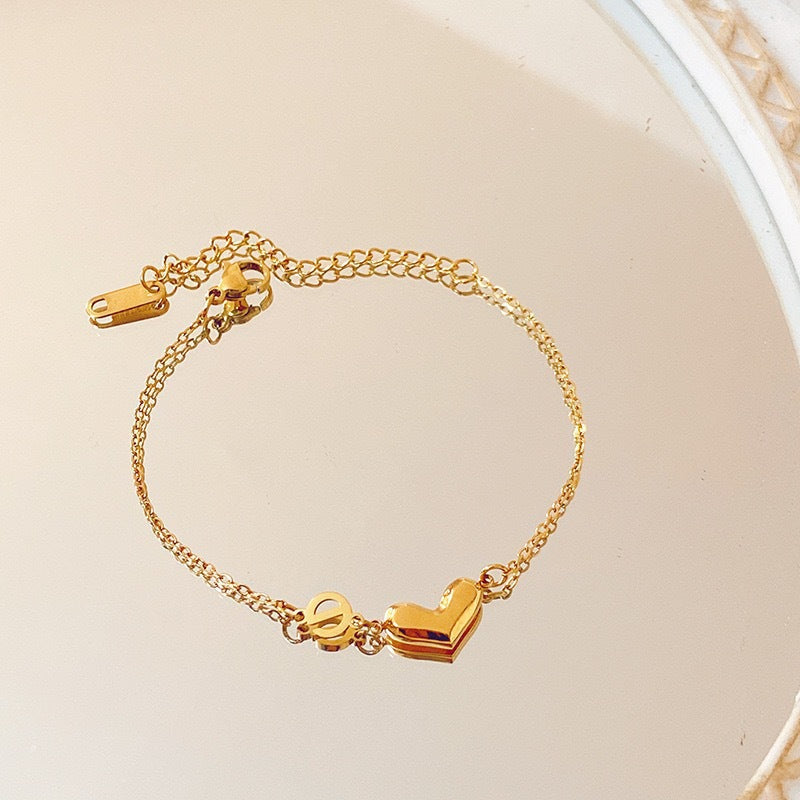 Letter e three-dimensional love bracelet