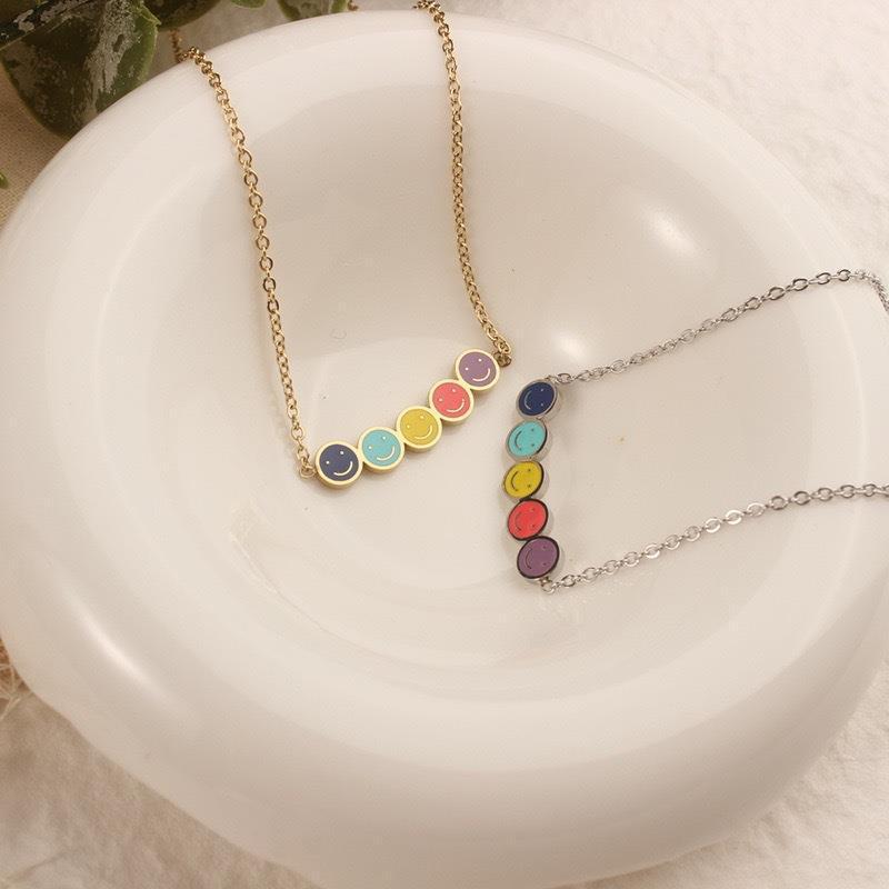 Color mini smiley face necklace