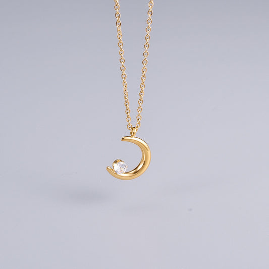 Moon inlaid zircon necklace