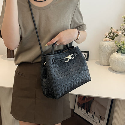 Retro versatile light luxury woven bag