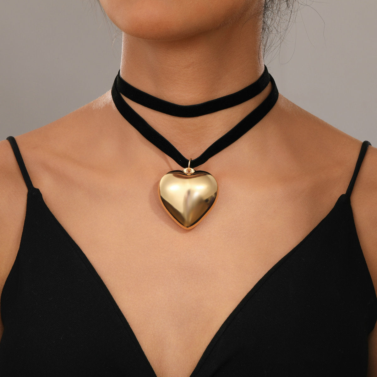 Double-layer velvet heart necklace