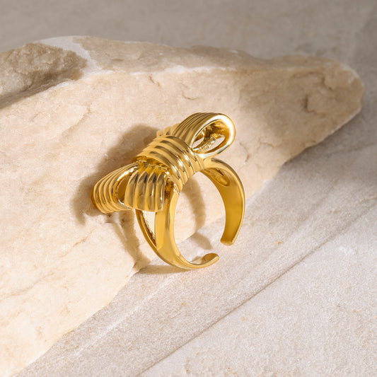 18k gold bow ring