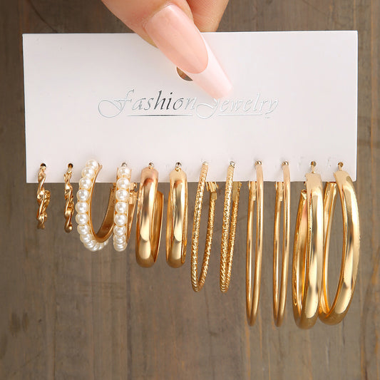 Creative gold c-shaped metal earrings