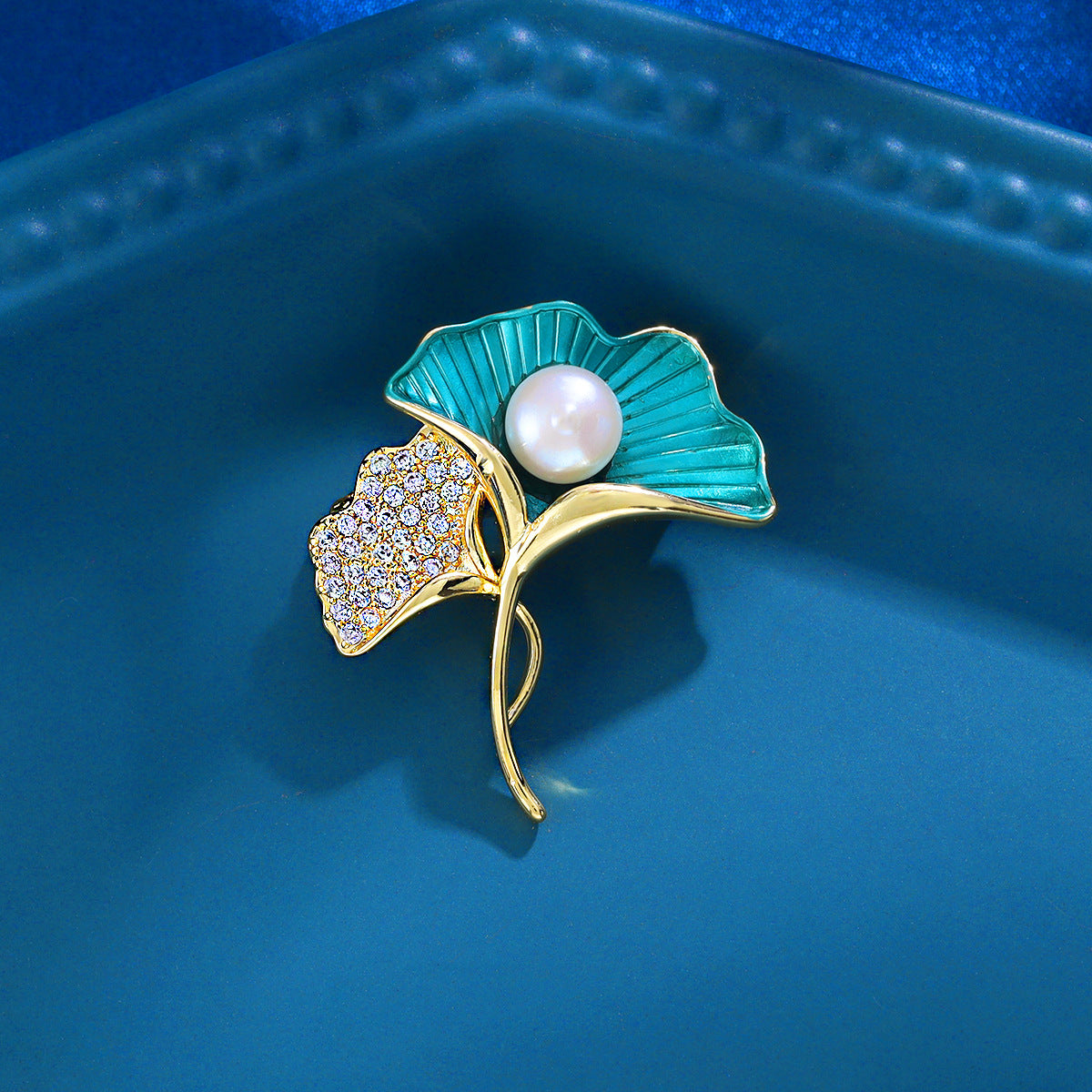 New zircon brooch fashion