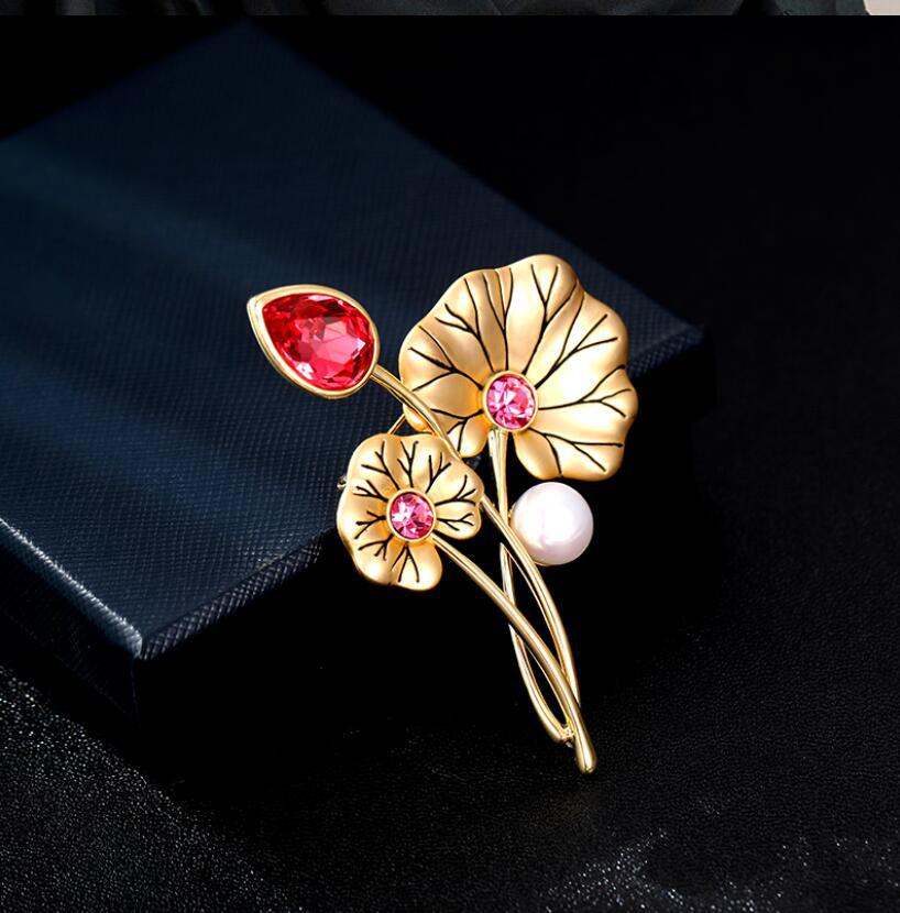 Retro Lotus Leaf Brooch for Women