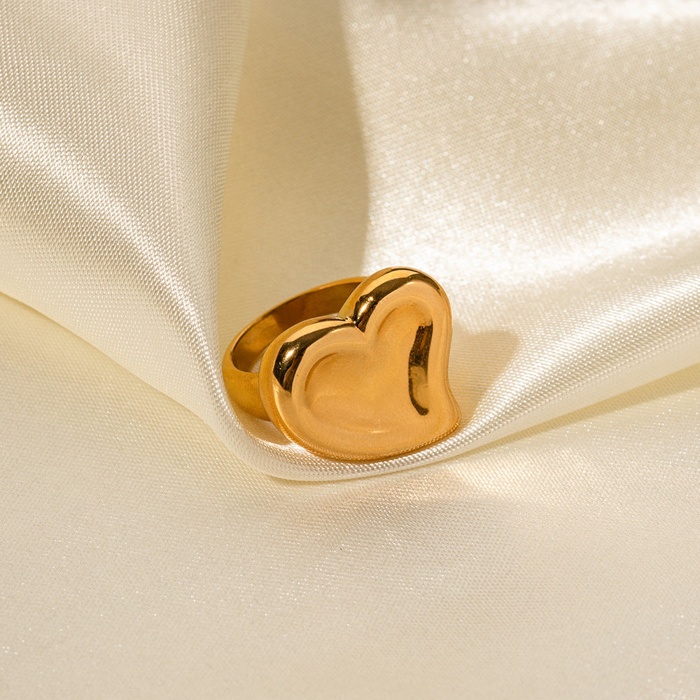 Exaggerated heart ring