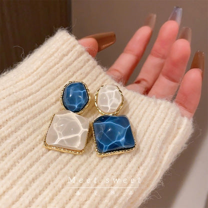 Asymmetrical rhombus elegant atmospheric stud earrings