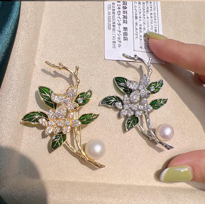 Green Leaf Branch Gardenia Pearl Brooch