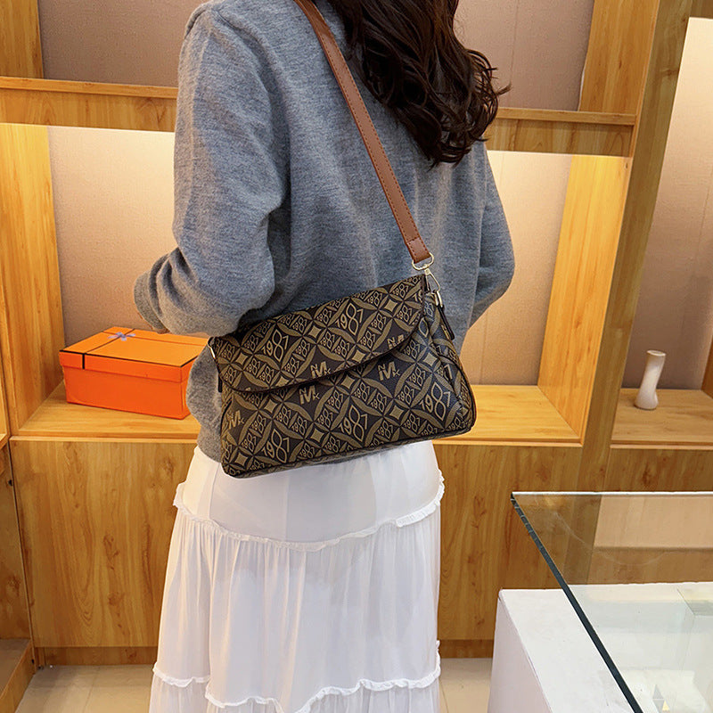 Fashion casual shoulder bag versatile ins messenger bag