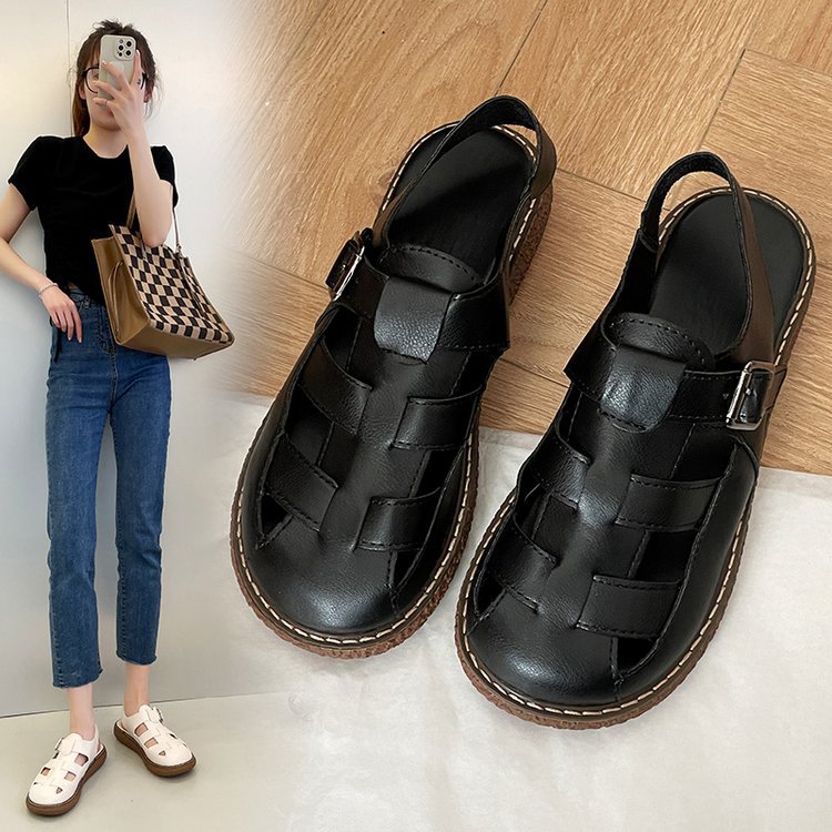 Flat-soled buckle sandals