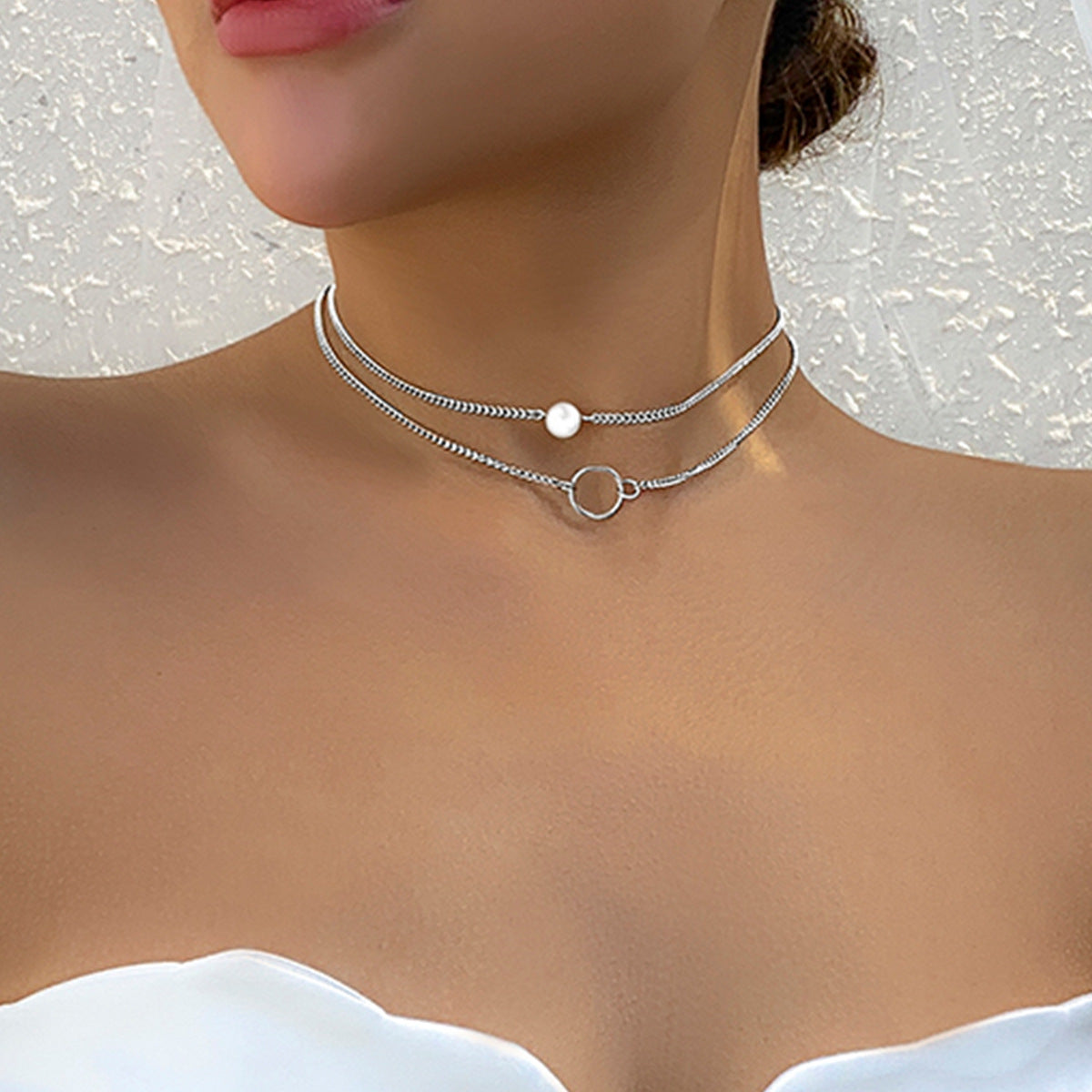 Geometric stacked metal imitation pearl necklace