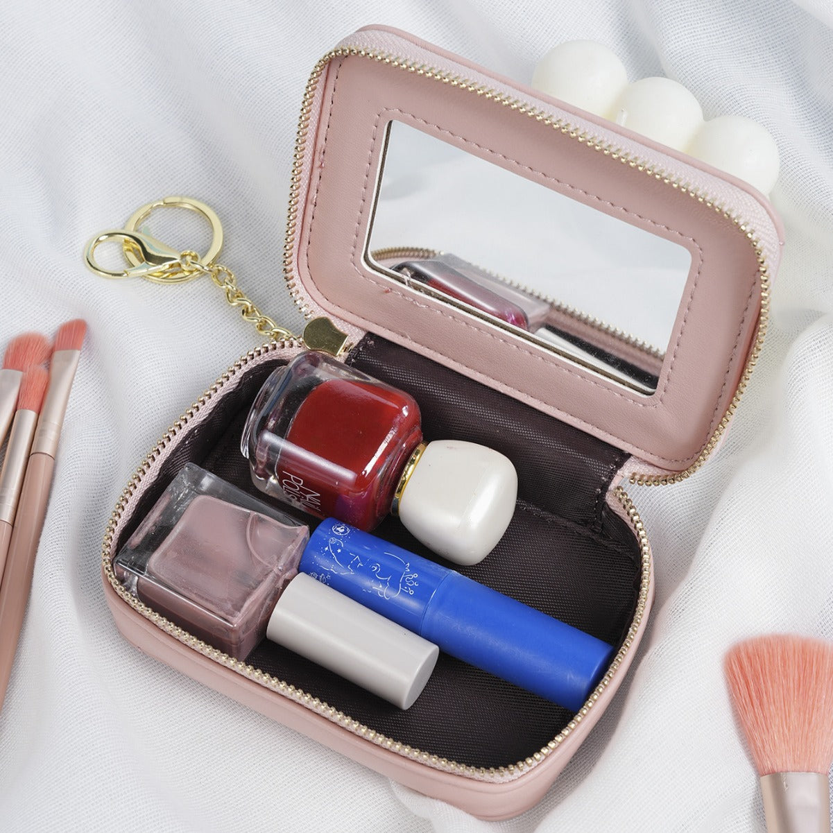 Versatile storage cosmetic bag