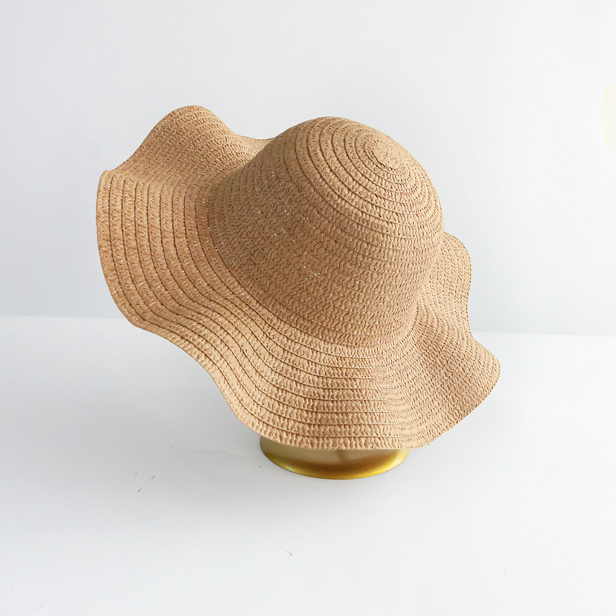 Sombrero de paja de ala plana para verano hecho a mano 