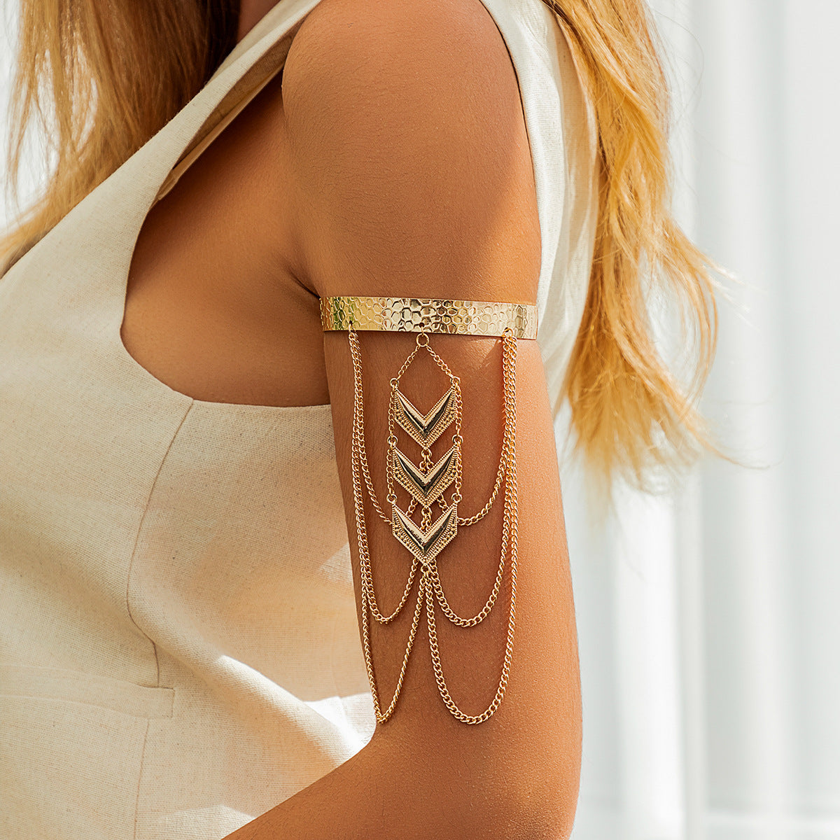 Multilayer directional arrow fringed arm sexy chain