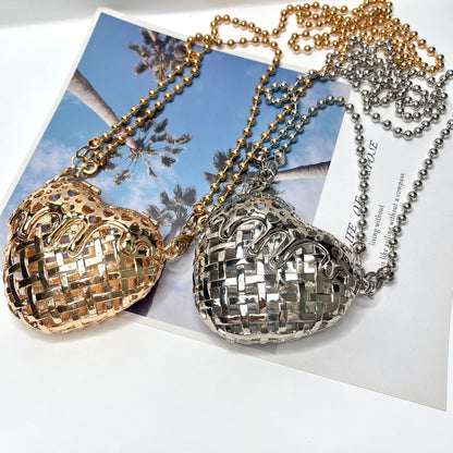 Heart-shaped metal hollow box bag.