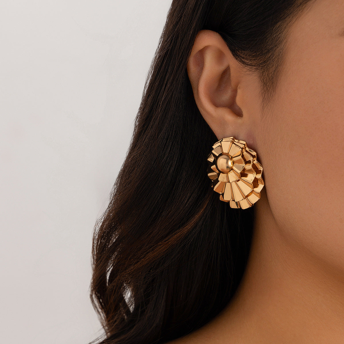 Round three-layer pleated flower stud earrings