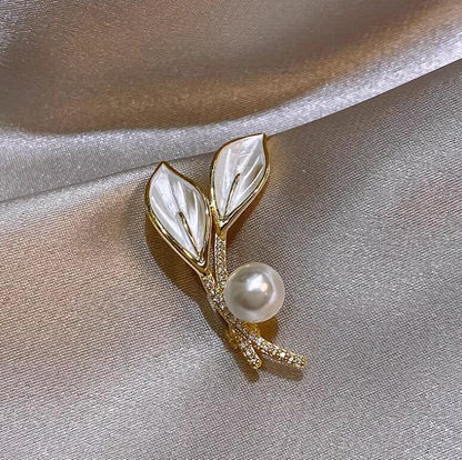 Leaf Pearl Brooch