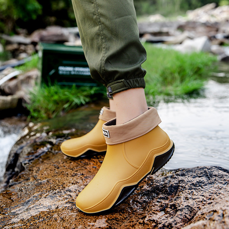 Versatile fashion couple rain boots