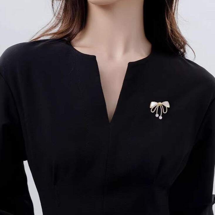 High-end bow brooch for women