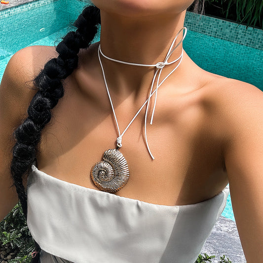 Conch symbol retro necklace