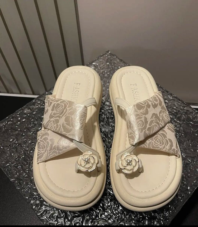 Chinese style flip-flops