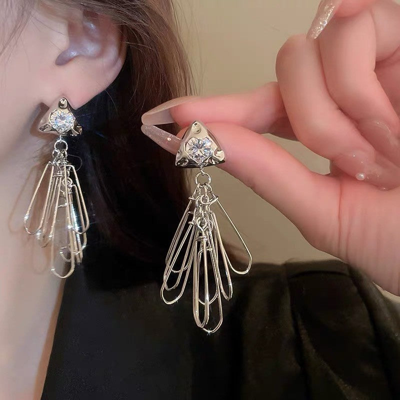 Metal triangular fringed earrings