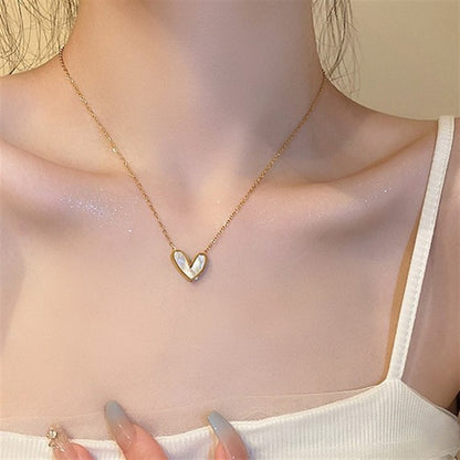 Fashion Heart Necklace for Women, Elegant Design Pendant Jewelry