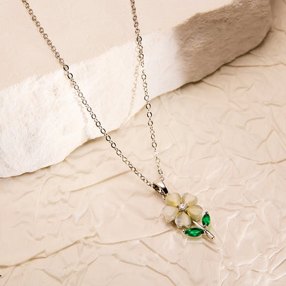 Flower necklace