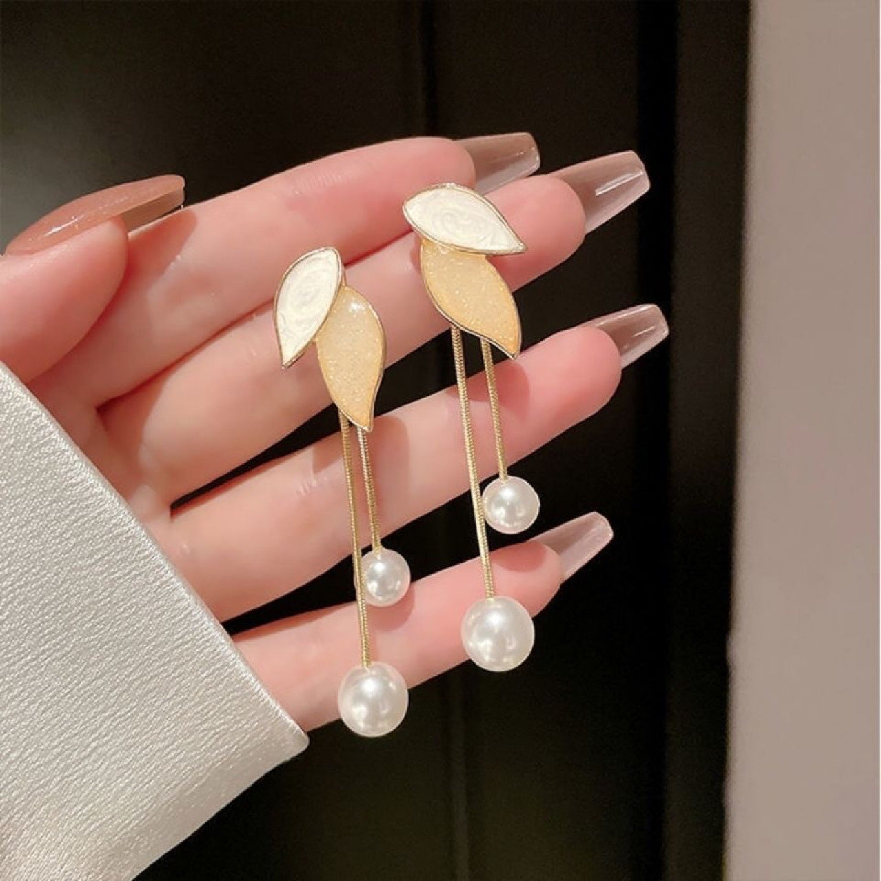 Pearl Leaf Long Fringed Earrings