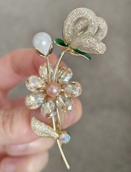 Eco-friendly crystal brooch pin