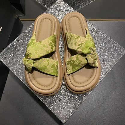 Set of toe platform slippers