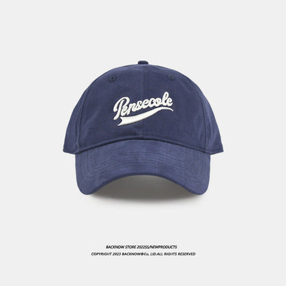 Gorra de béisbol con letras extragrandes 