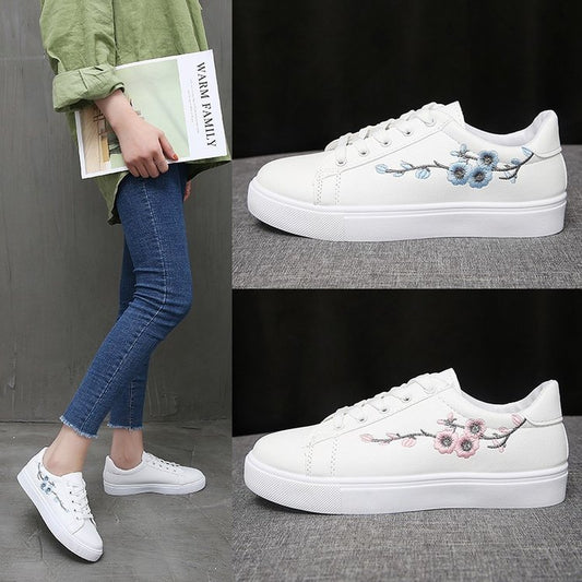 Round head embroidered rose sneakers