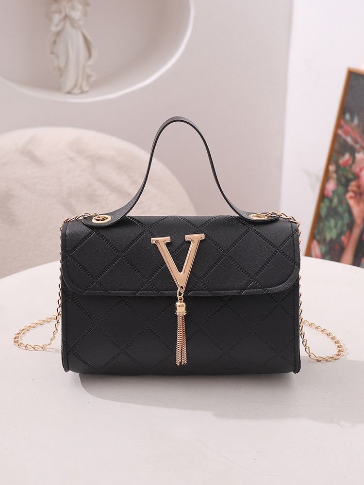 Wholesale fringed chain bag