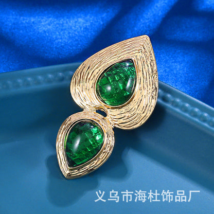 Exaggerated glazed brooch fashion