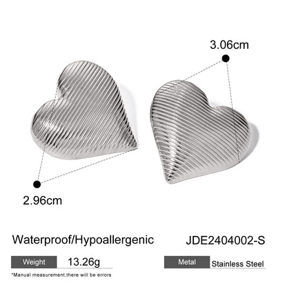 Pendientes de corazón en relieve horizontal 