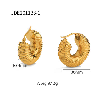 18K c-shaped earring jewelry